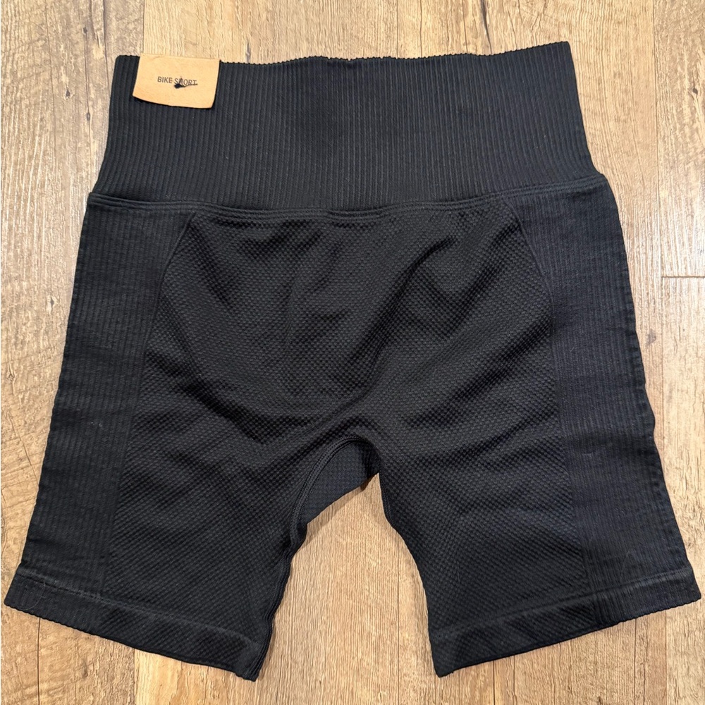 NWT Victoria’s Secret Pink Active Black High-Waisted Ribbed Biker Shorts XS - Picture 3 of 3